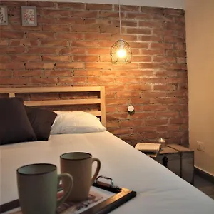 Chalet Gea, Milo